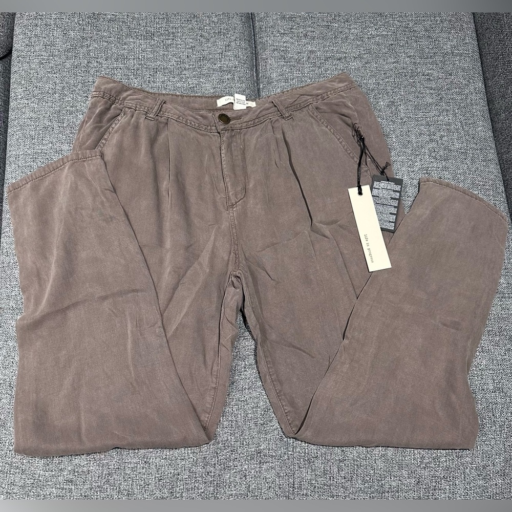 Life in progress, Chapter 9, “good ole trousers”. Size 28. Brand new